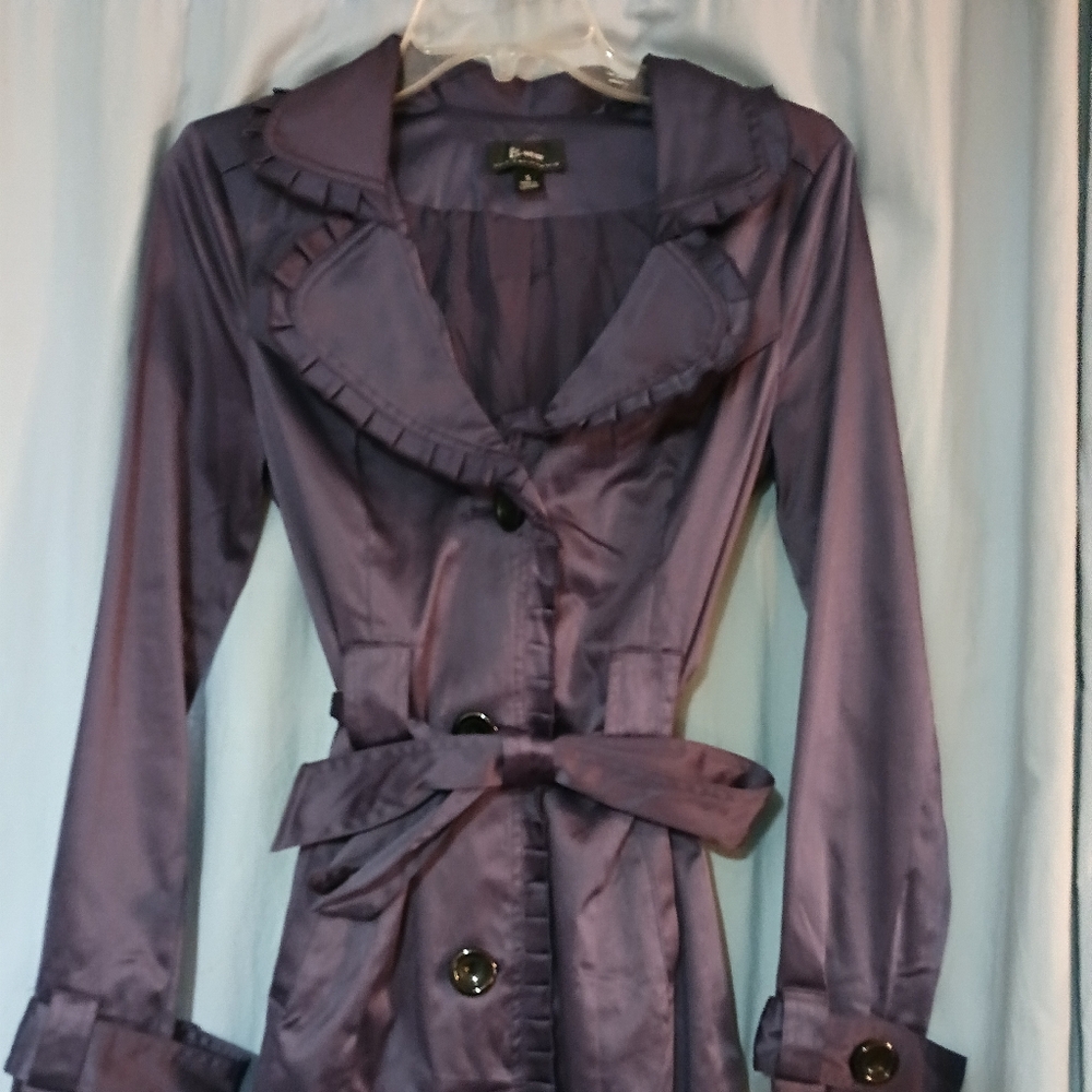 B wear satin jacket size small